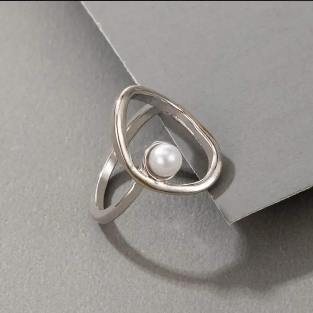 2 for $18❤️‍🔥 Silver Metal Loop Faux Pearl Asymmetrical Ring Size 9 - Picture 2 of 7